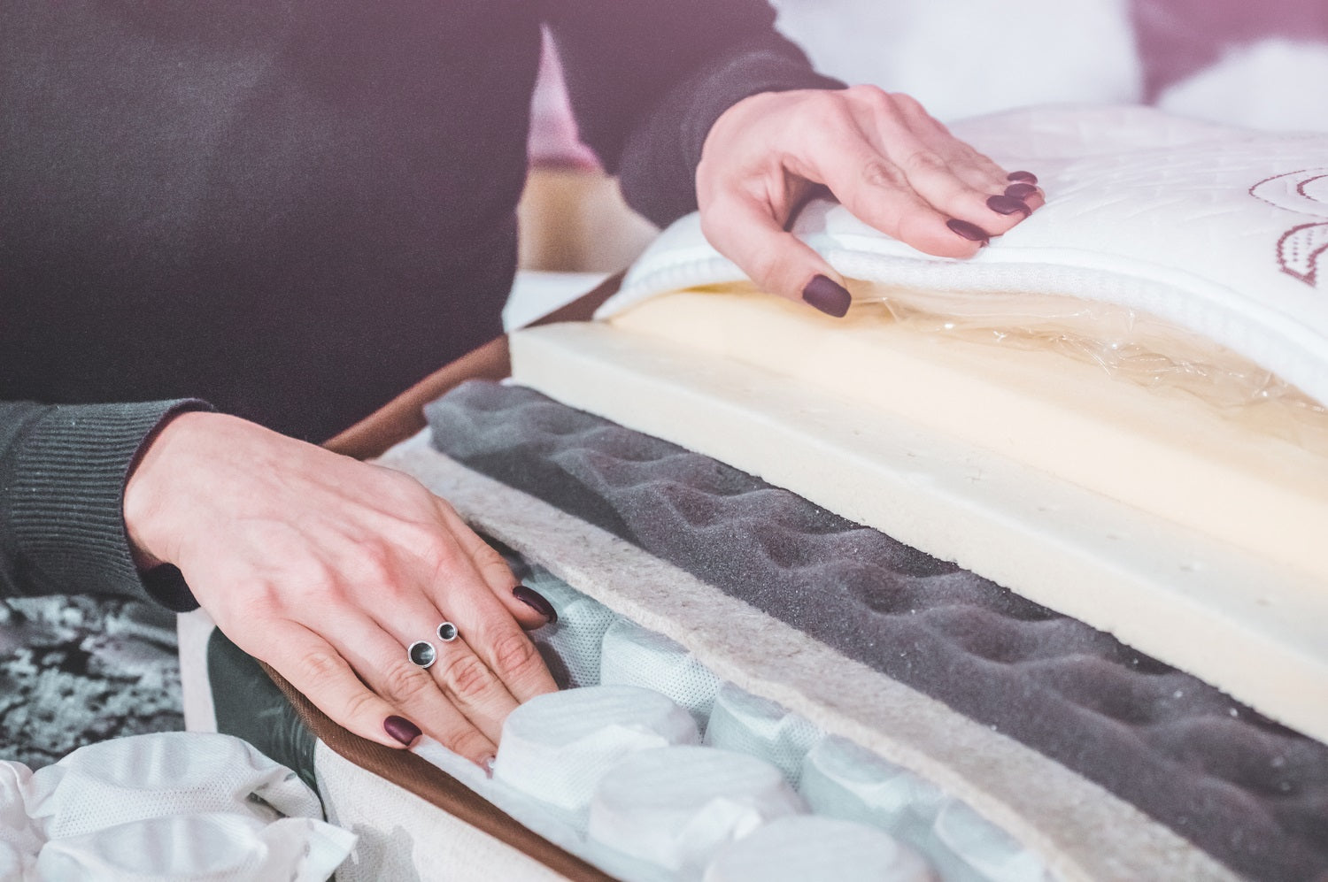 The differences between hybrid and memory foam mattresses.